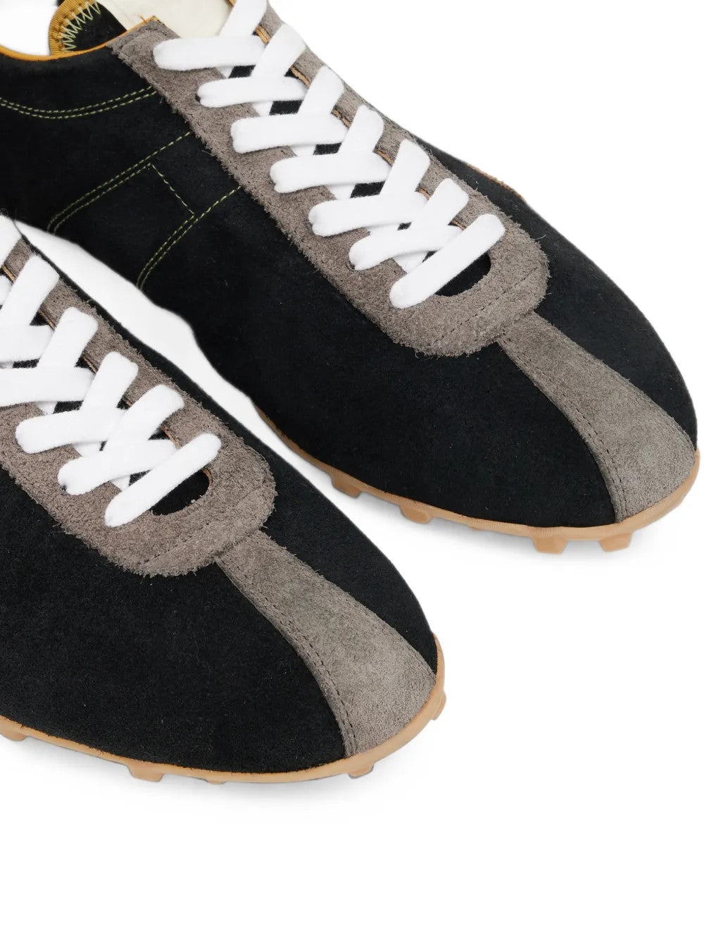Black shoes, front view