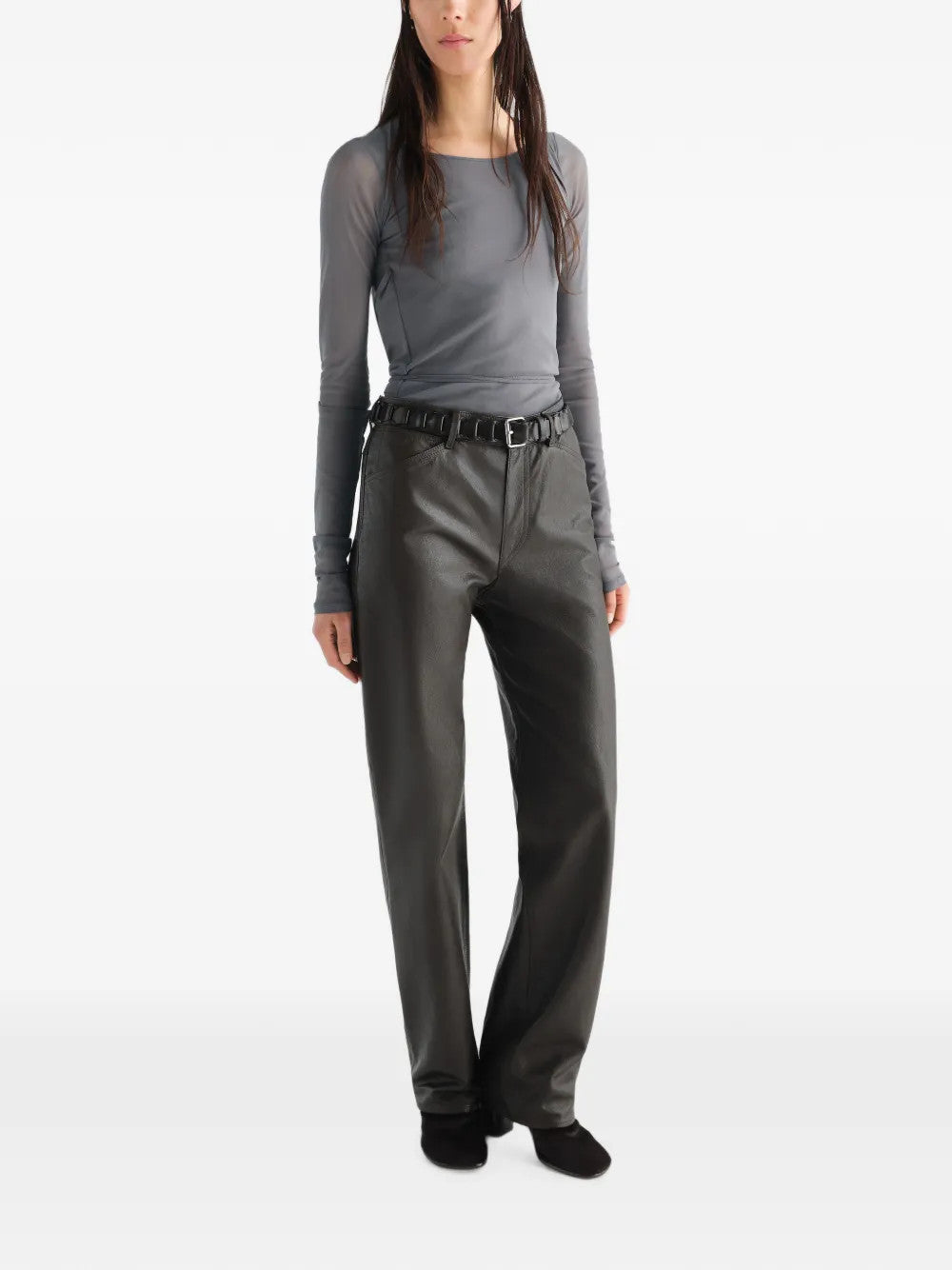 Grey top, full body view