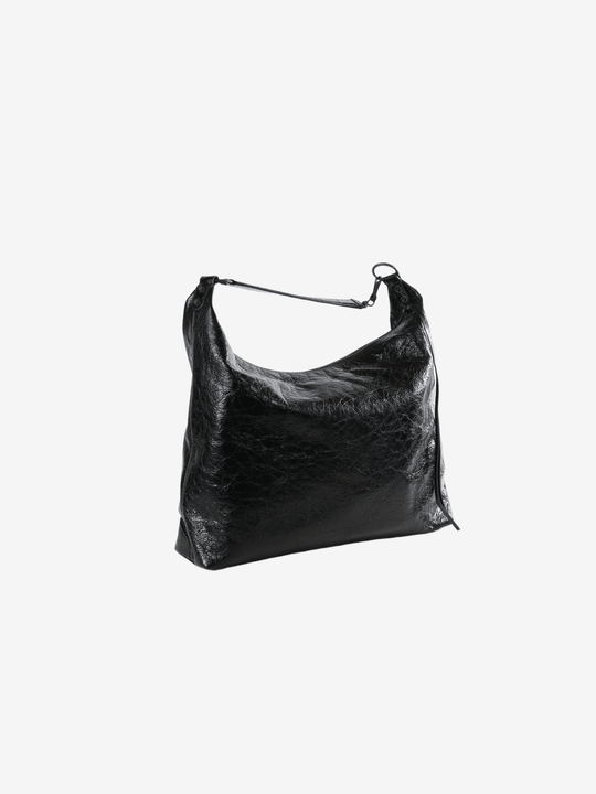 Black handbag,side view