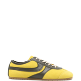 yellow shoes,front view