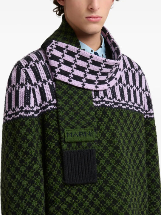 Green scarf worn by a person, showing the scarf fit