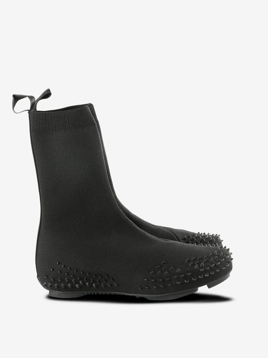 Black sneaker,front view