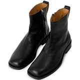 Black boots, full view