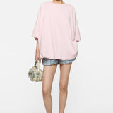 Pink t-shirt, full body view