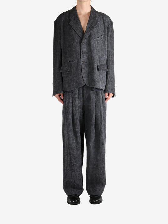 Black shirt, full body view