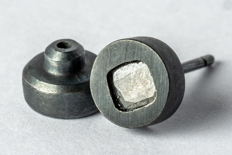 PARTS OF FOUR Tiny Stud Earring (0.1 CT, Diamond Slab, KA+DIA)