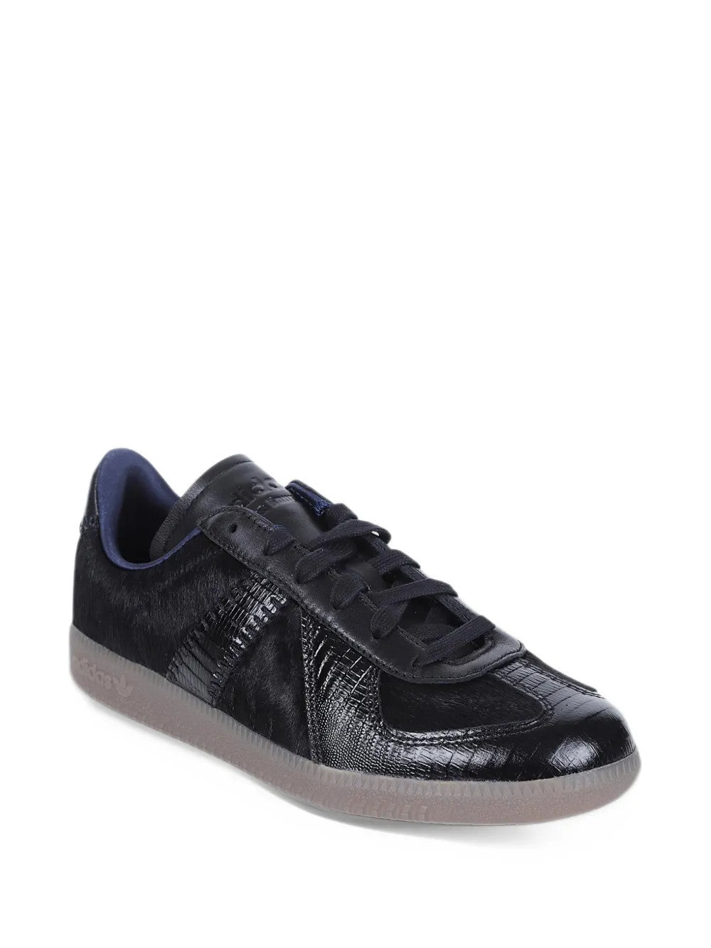 Black shoes, front view