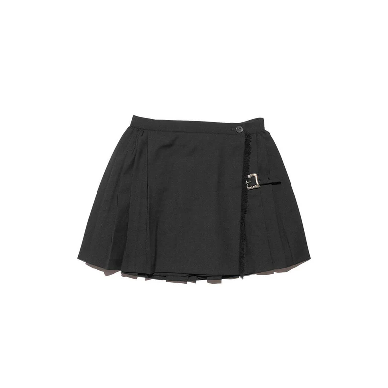 Black skirt, front view