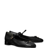Black shoes, front view