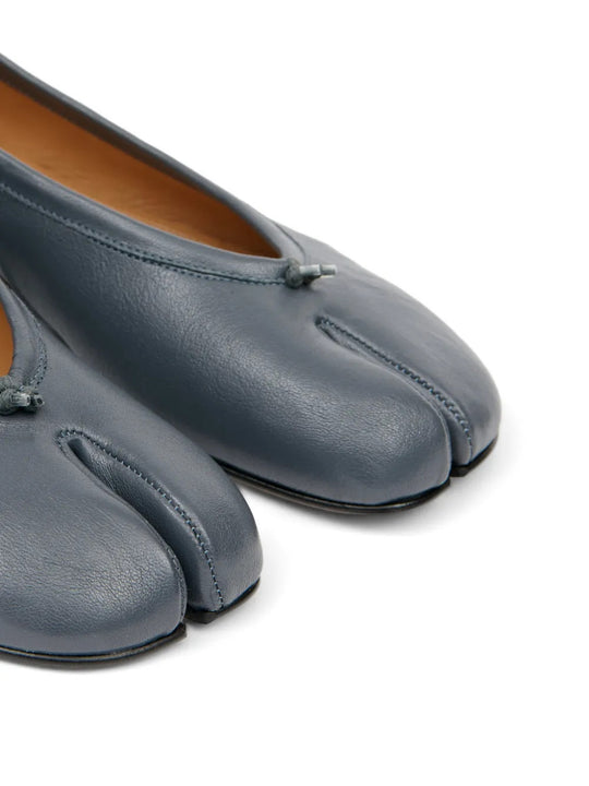Grey shoes, front view