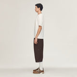 White t-shirt, full body view