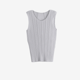 Grey shirt, front view