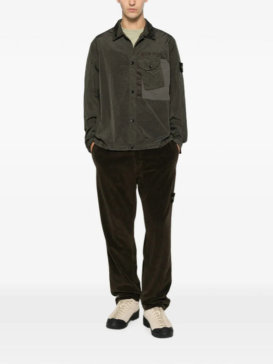 Green shirt, full body view