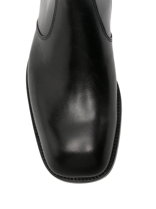 Black boots, front view