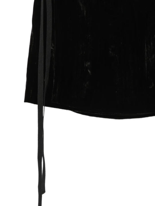 Black skirt, front view