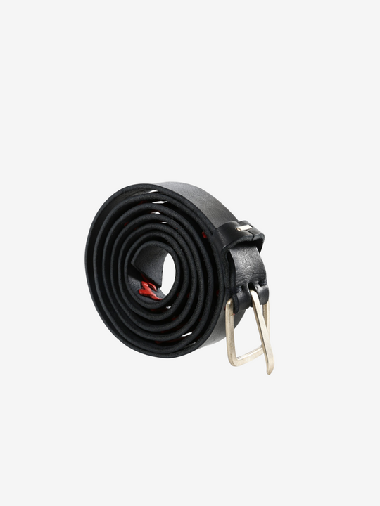 Black accessories, front view