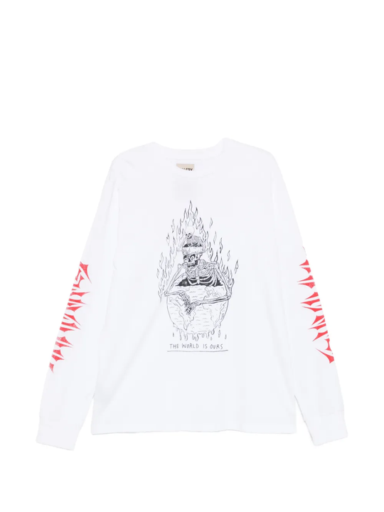 White shirt, front view
