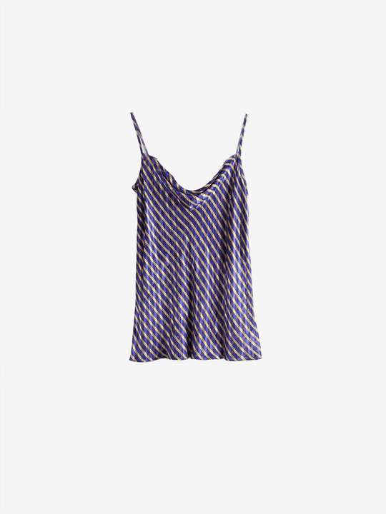 Purple shirt,front view