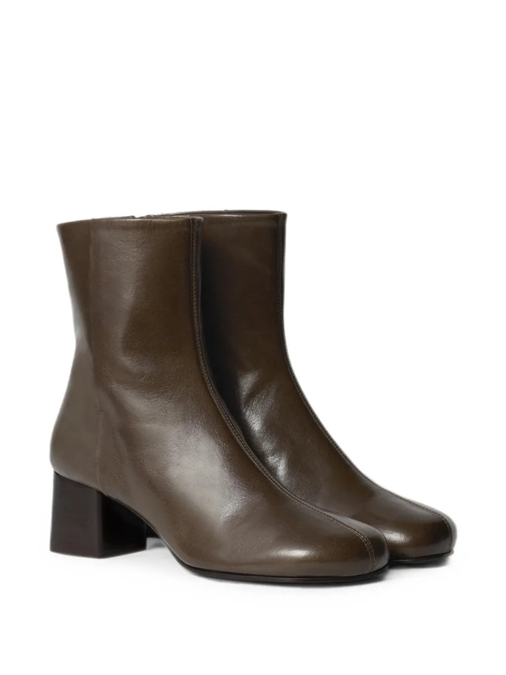 Brown boots, front view