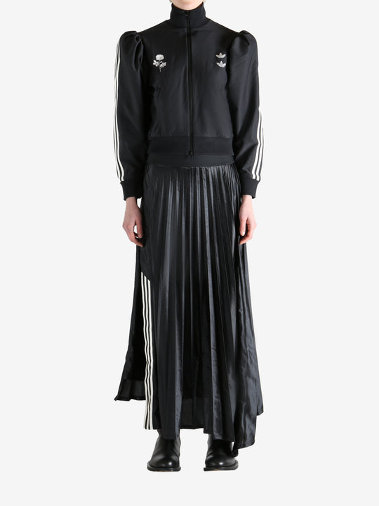 Black blouse, full body view