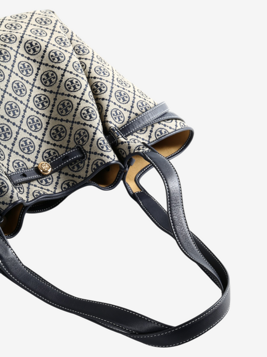 Navy bag, front view