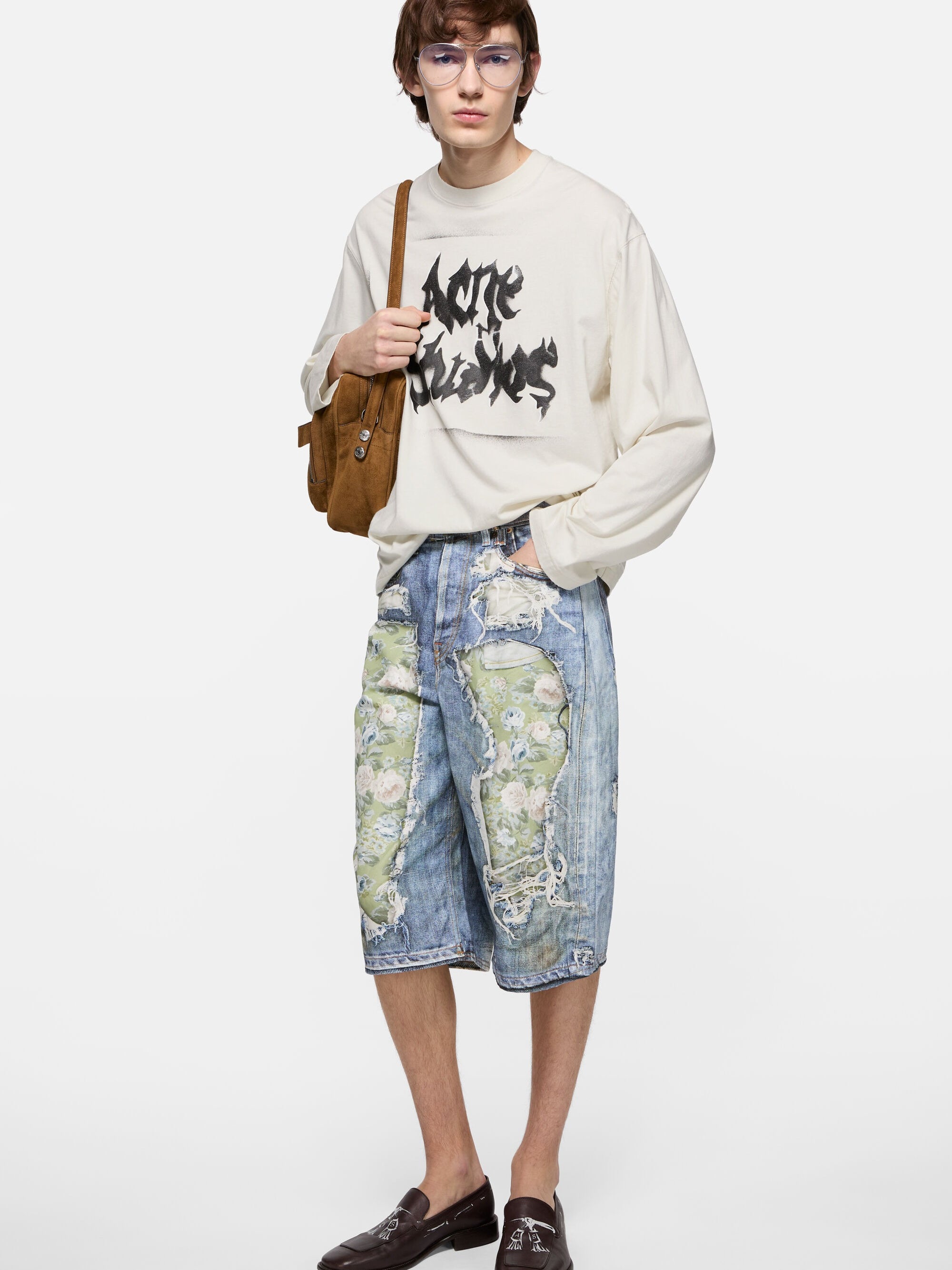 Tan t-shirt, full body view