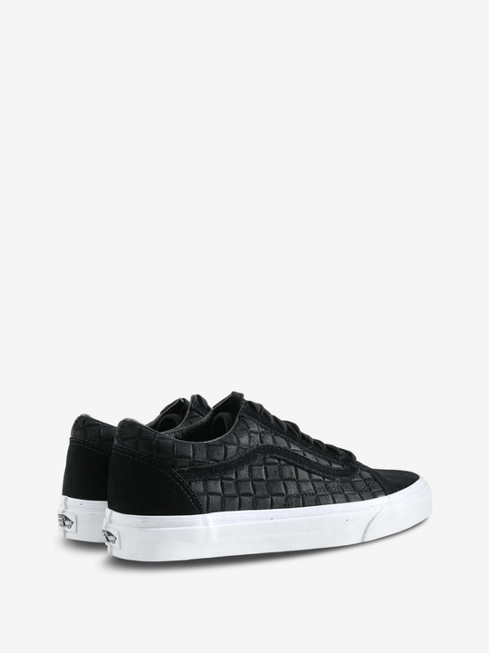 Black shoes, front view