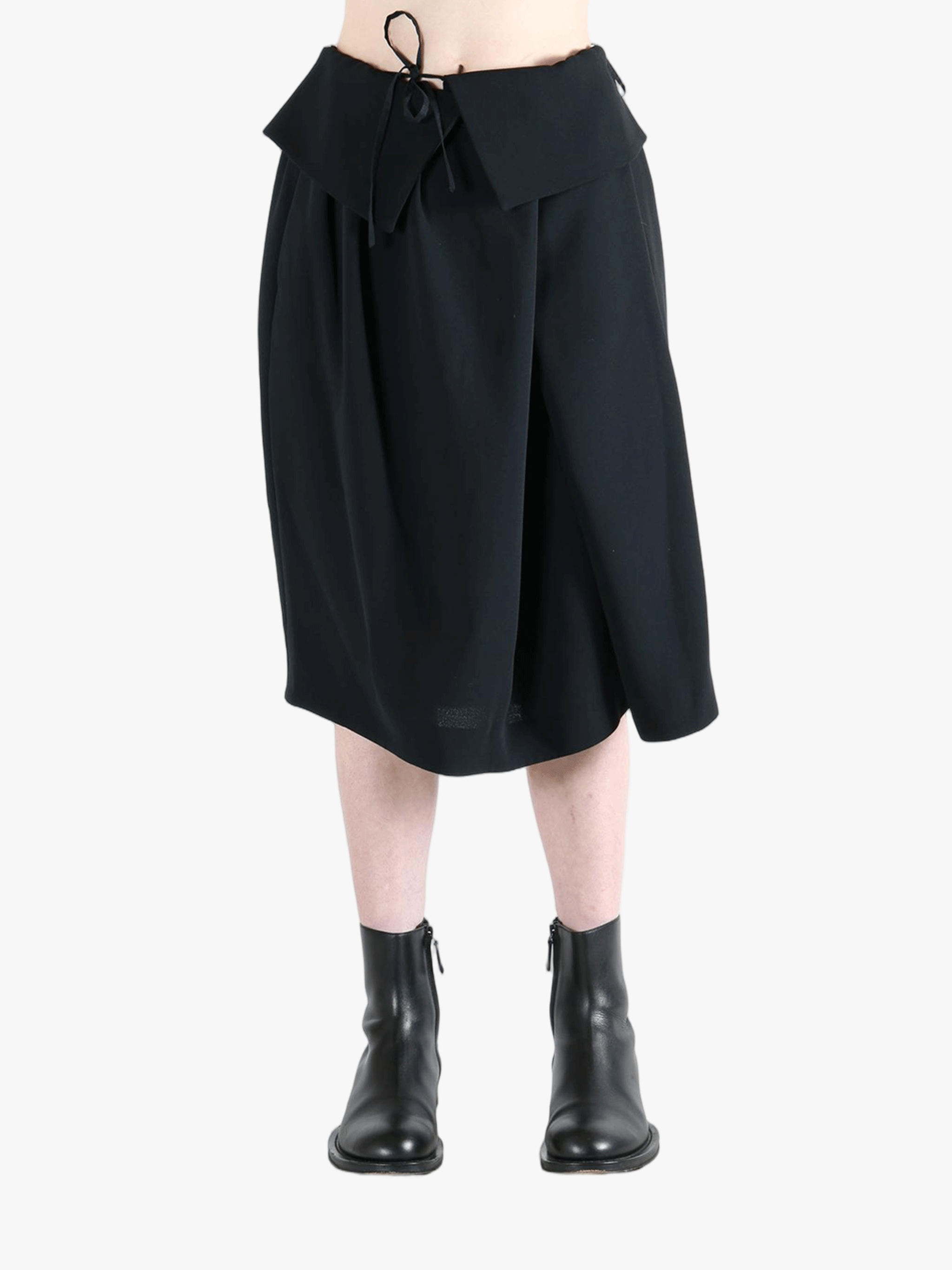 Black skirt, front view