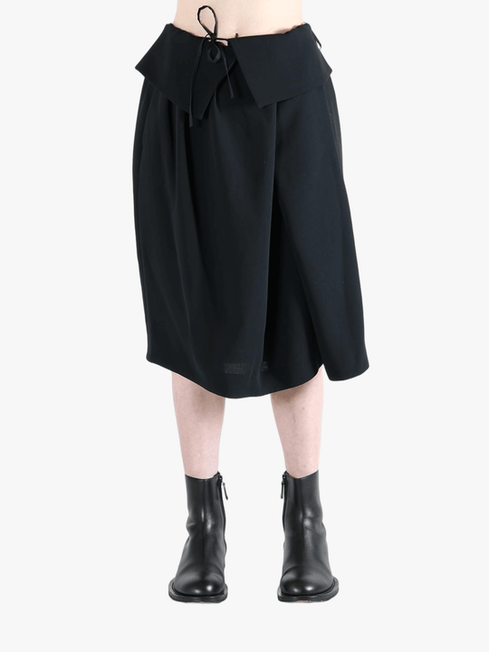 Black skirt, front view