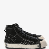 Black sneaker, front view