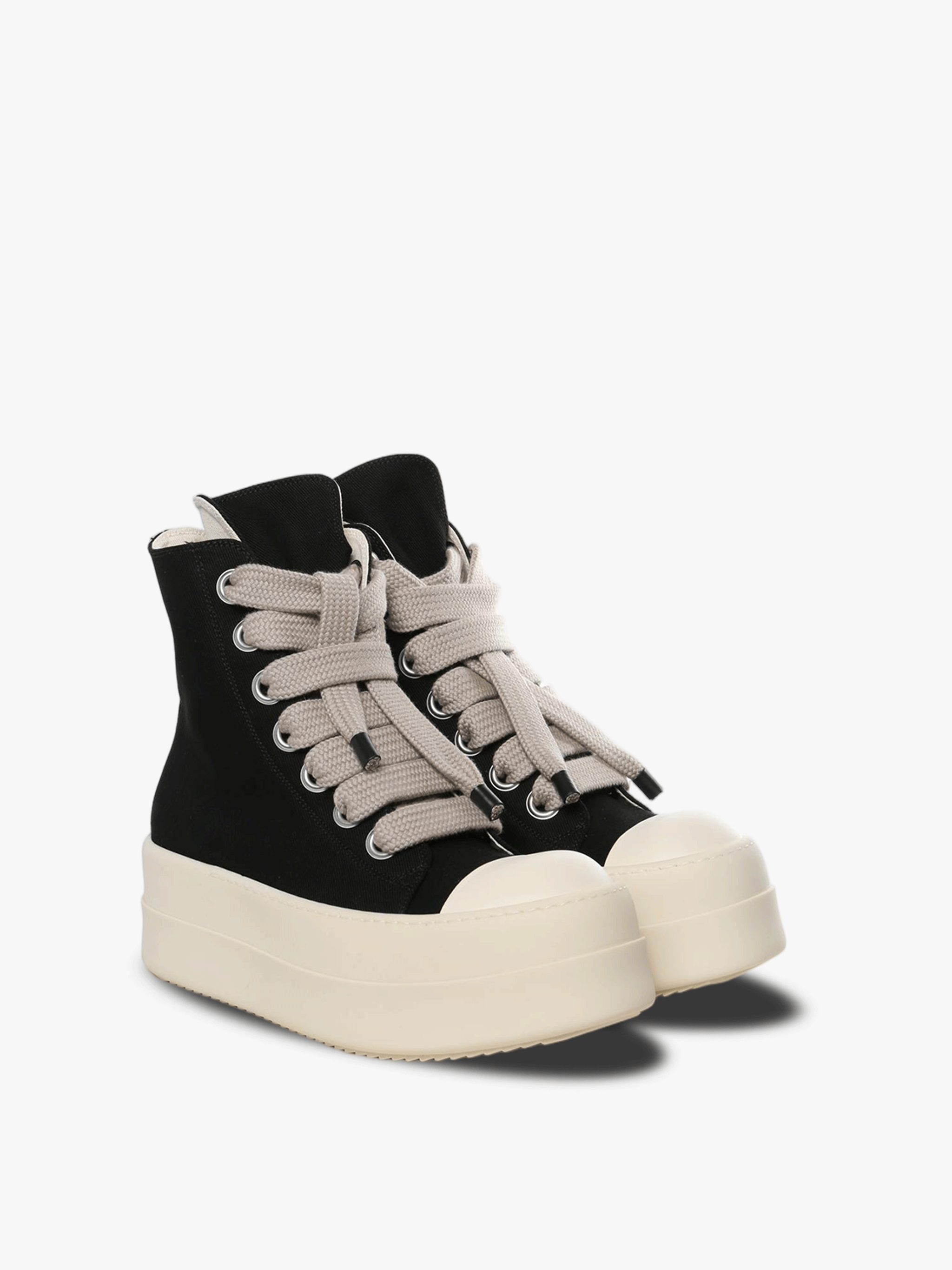 black sneakers,side view