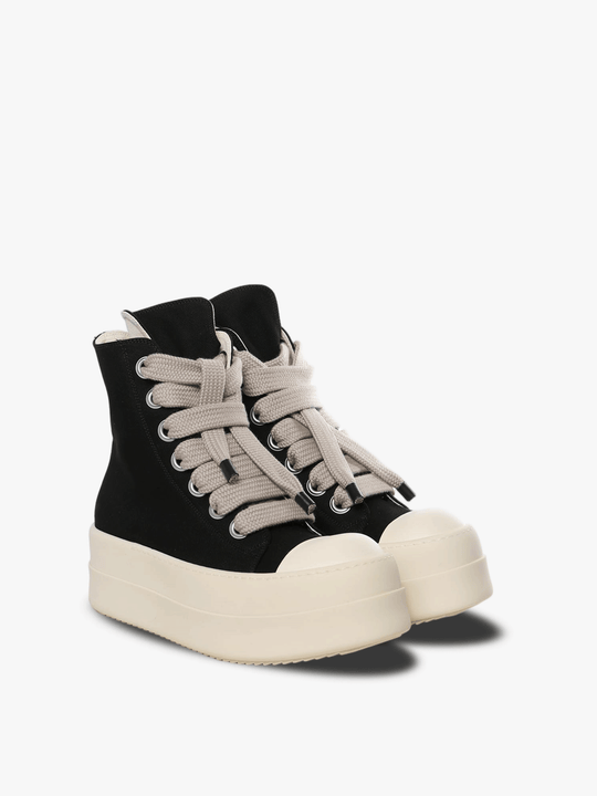 black sneakers,side view