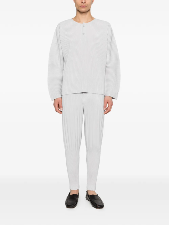 white t-shirts,full body view
