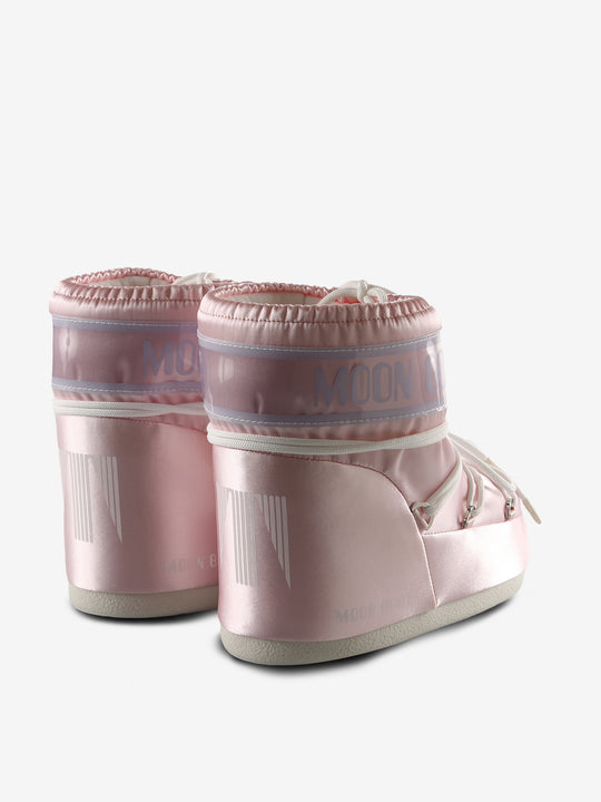 Pink boot, back view