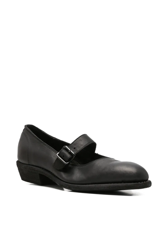 Black shoes, front view