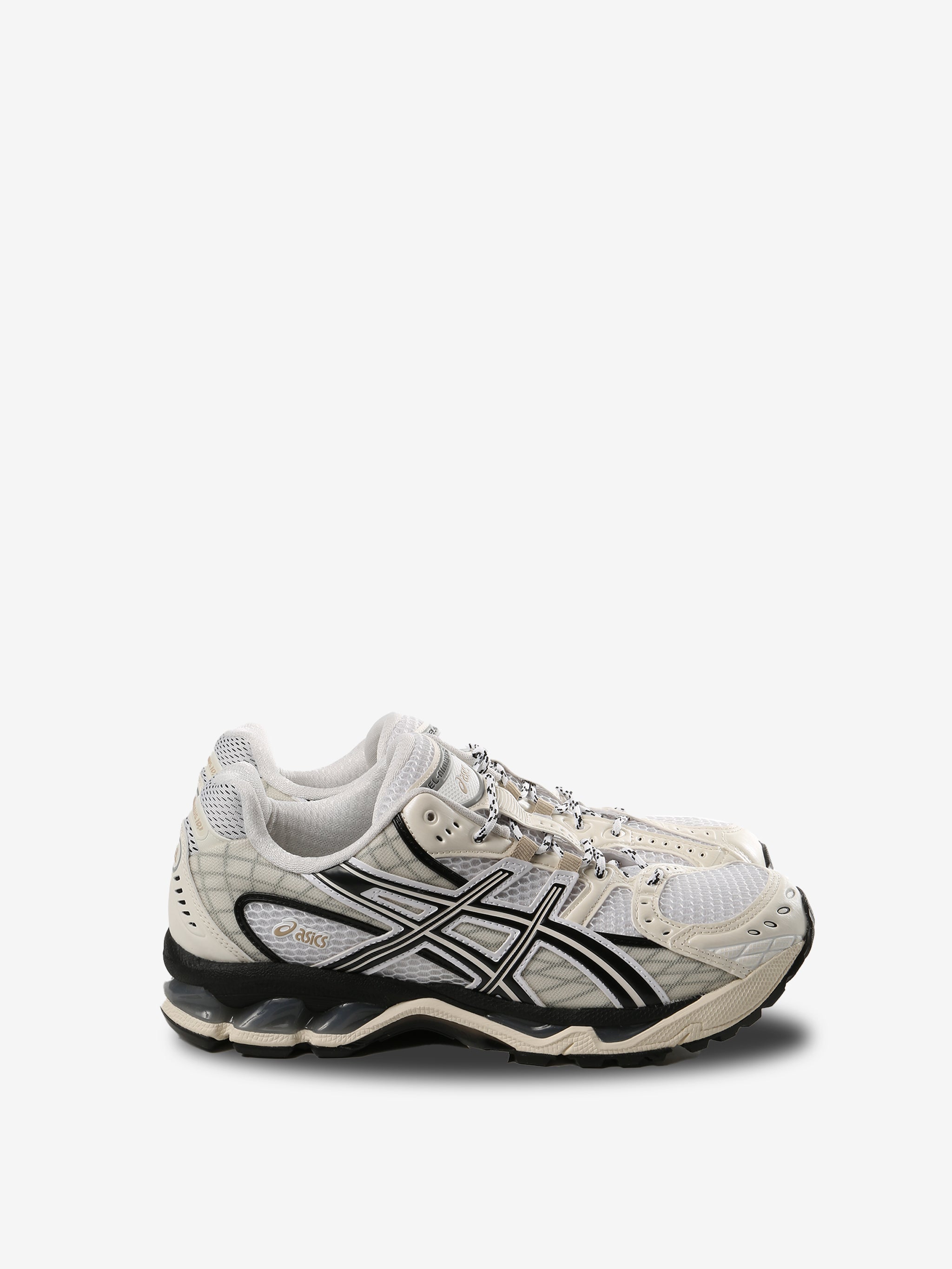 White sneakers,front view