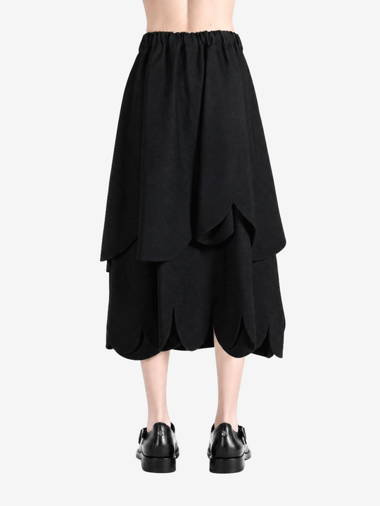 Black skirt, front view