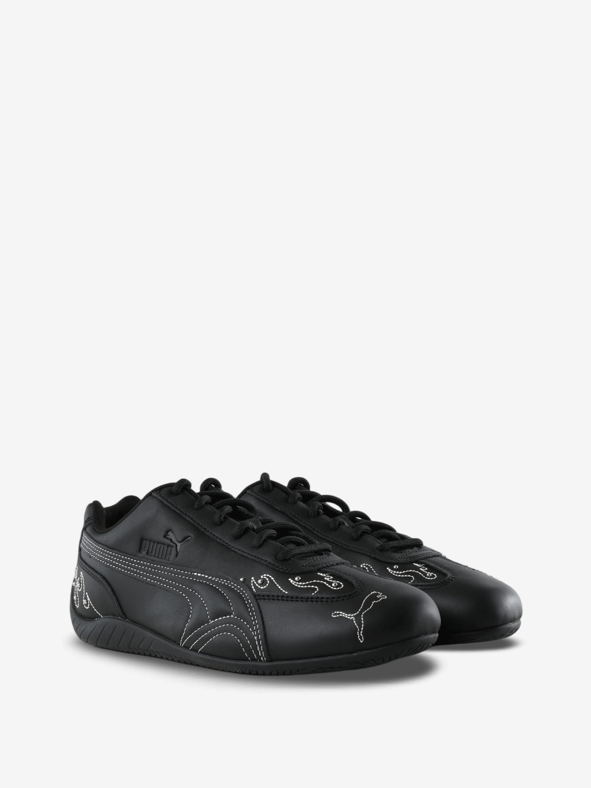 Black shoes, front view