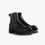Black boots, front view