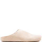 Tan shoes，front view