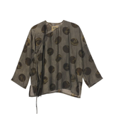 Grey shirt, front view