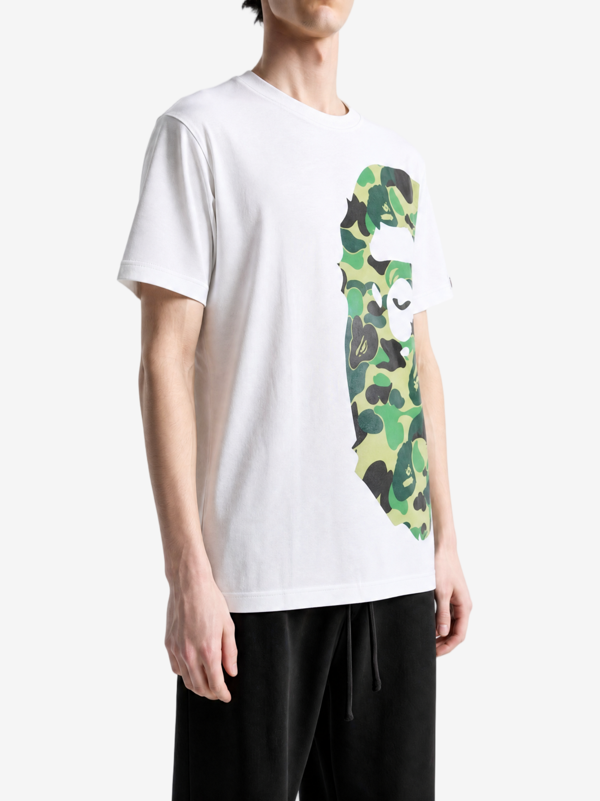 White t-shirt, full body view