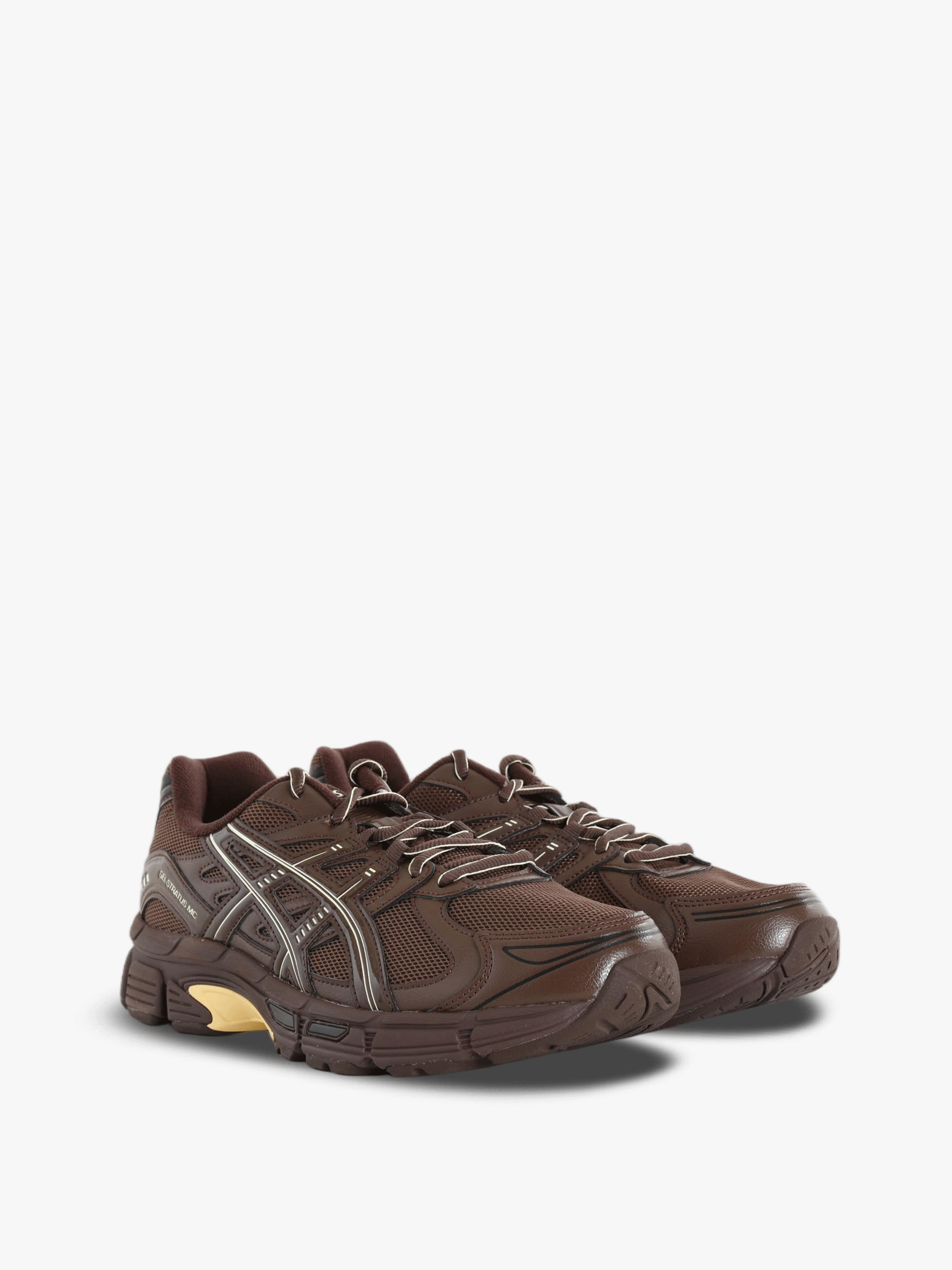Brown shoes, front view