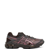 Brown shoes, front view