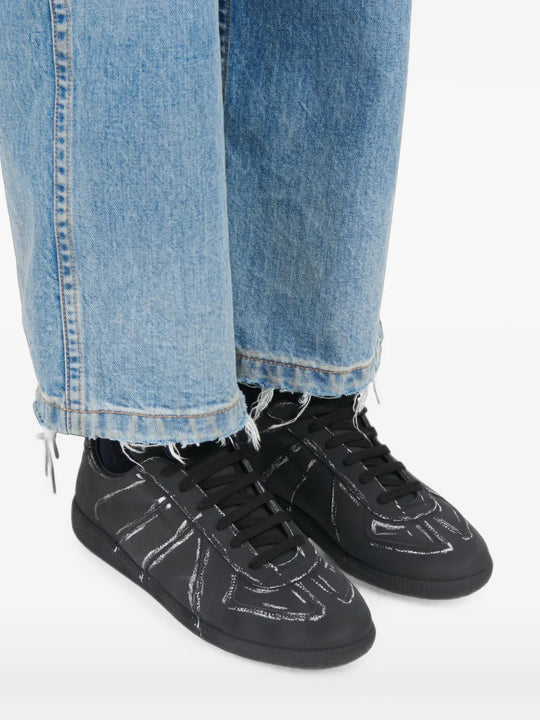 Black shoes, front view