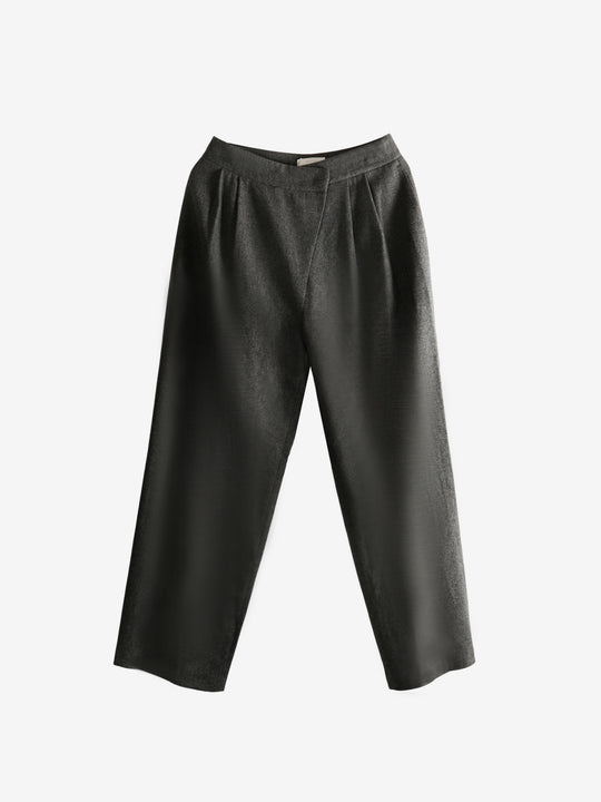 Grey pants,front view