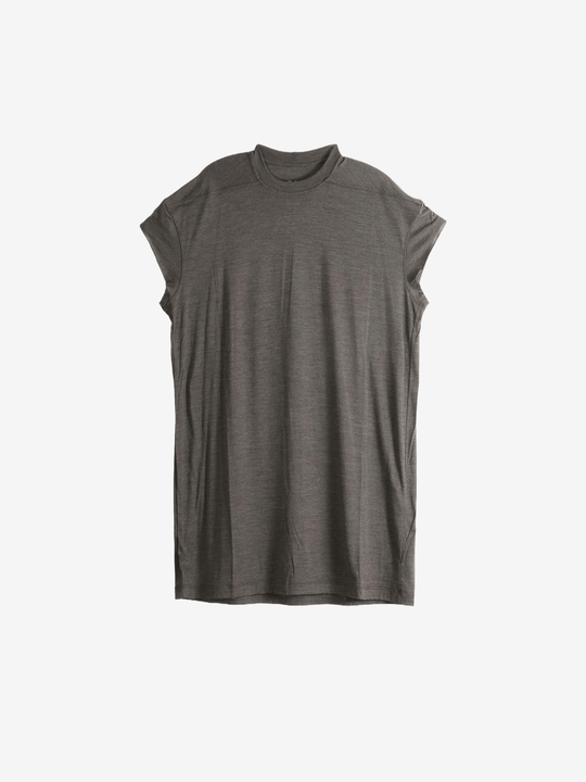 Grey t-shirt, front view