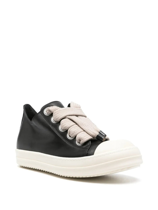 Black shoes, front view