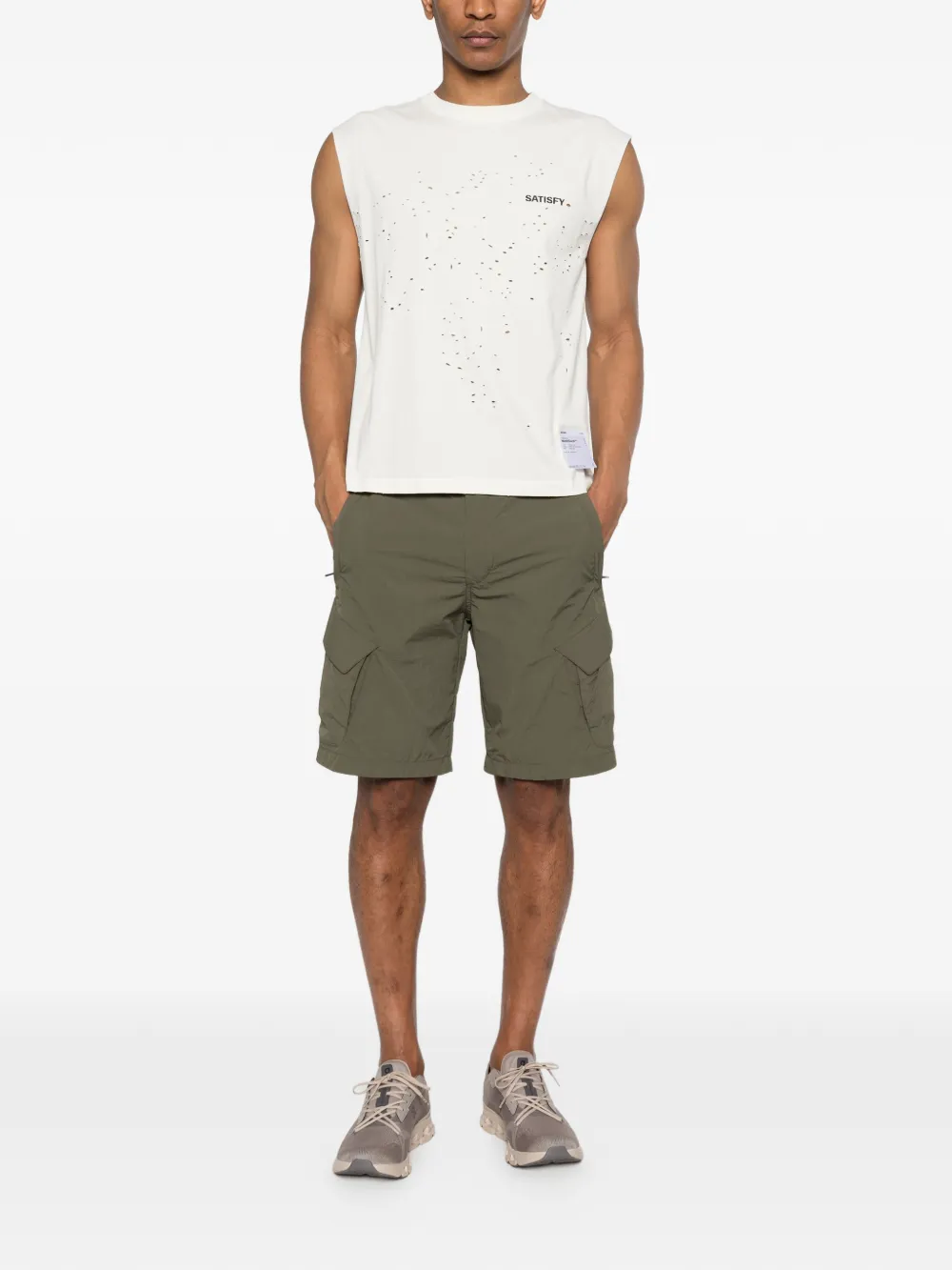 Grey t-shirt, full body view