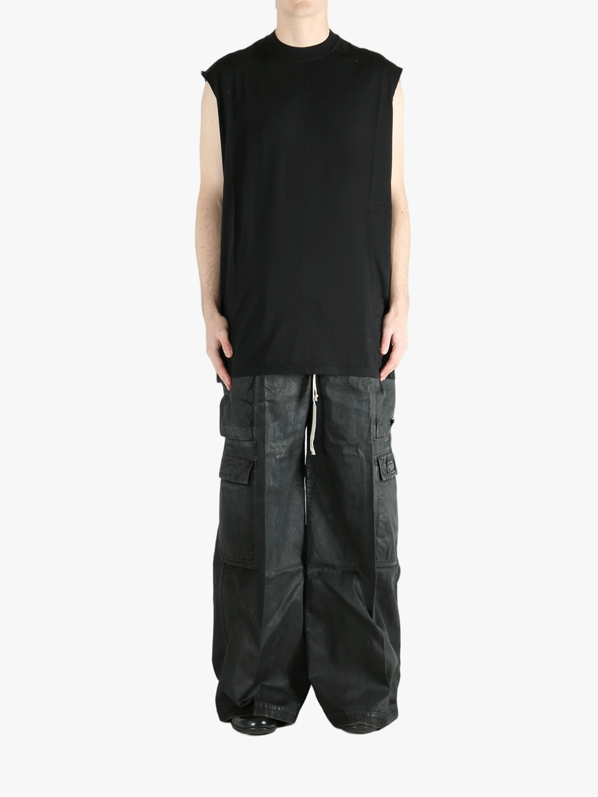 Black t-shirt, full body view